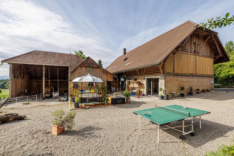 Uelis-Stoeckli-Gaestezimmer Auf Bauernhof Mit Billiard Und Alpakatrekking Meikirch Екстериор снимка