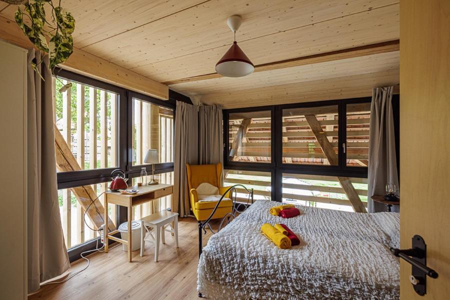 Uelis-Stoeckli-Gaestezimmer Auf Bauernhof Mit Billiard Und Alpakatrekking Meikirch Екстериор снимка